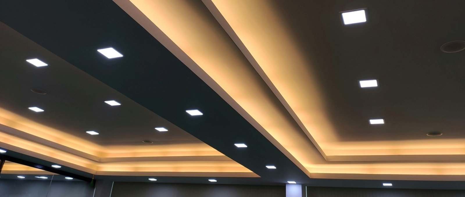 INDIRECT COVE LIGHTING